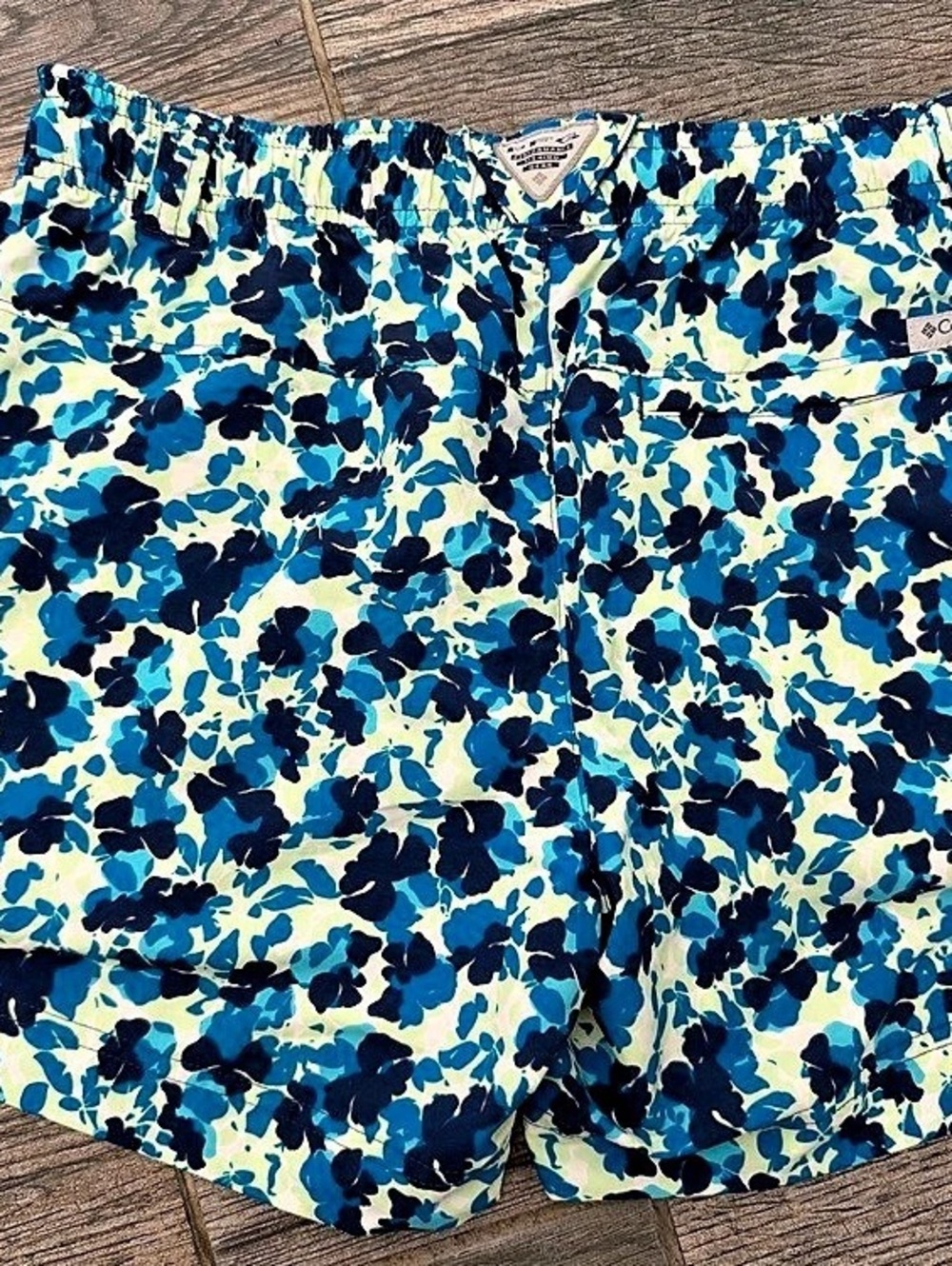 Columbia Floral Hybrid Shorts Blue & Green Size XS